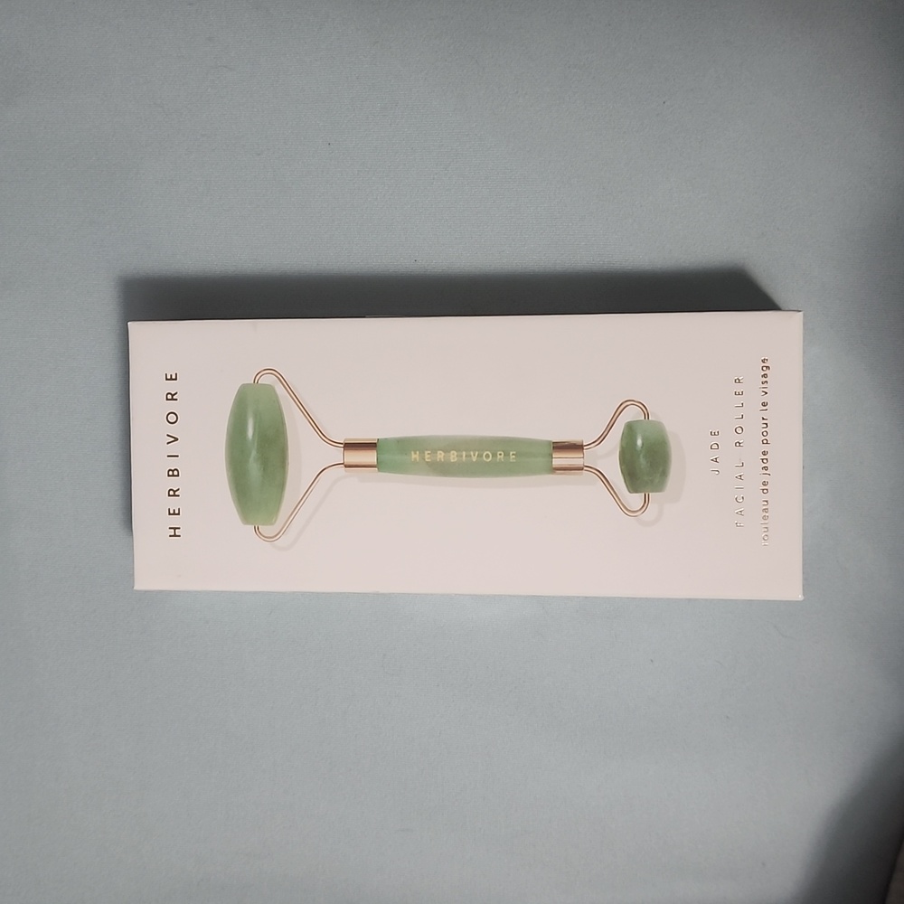 Jade facial roller